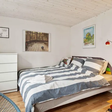 Lovely In Ronne, Apartment *