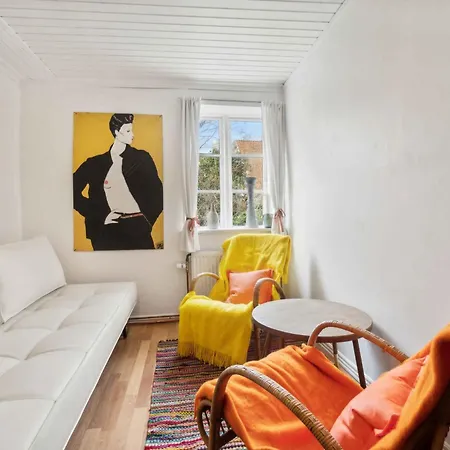 Lovely In Ronne, Apartment